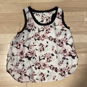 Beautiful pink/white/black rose tank top